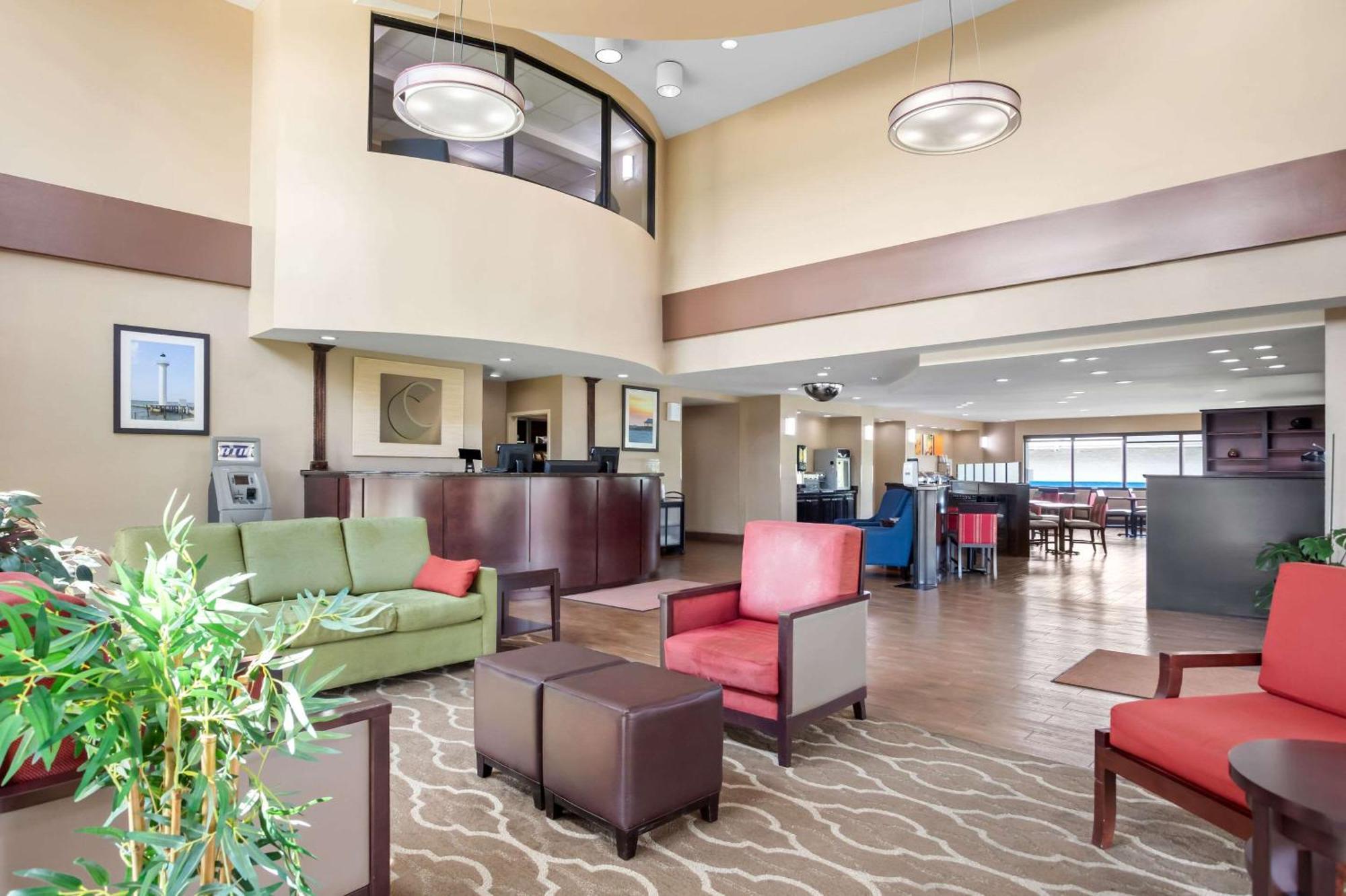 Comfort Suites Gulfport Exterior foto